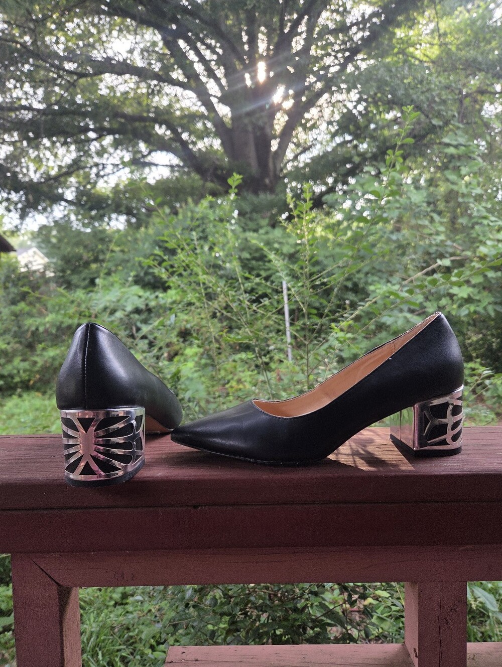 LN Adrienne Vittadini Black Pumps with Silver Floral Cutout Block Heel